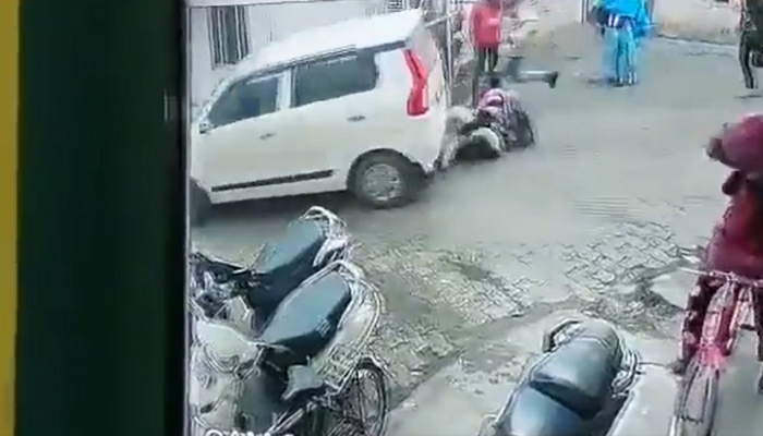 VIDEO : अजून एक Hit And Run प्रकरण; 1 KM नेलं फरफटत, हृदयाचे ठोके चुकविणारा अपघात