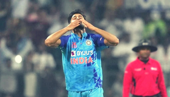 IND vs SL : श्रीलंकेविरूद्धच्या सामन्याआधी भारताच्या &#039;काश्मिर एक्सप्रेस&#039;ला पाकिस्तानच्या खेळाडूचा खास सल्ला!