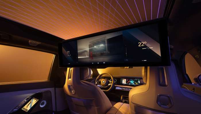 BMW 7 Series and i7 Launch : बीएमडब्ल्यूत मिळणार मूव्ही थिएटरचा फिल! कारमध्ये 31 इंची मोठा डिस्प्ले