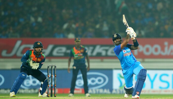 IND vs SL: राजकोटच्या मैदानावर सूर्याचं वादळ; Suryakumar Yadav ची धमाकेदार सेंच्यूरी!