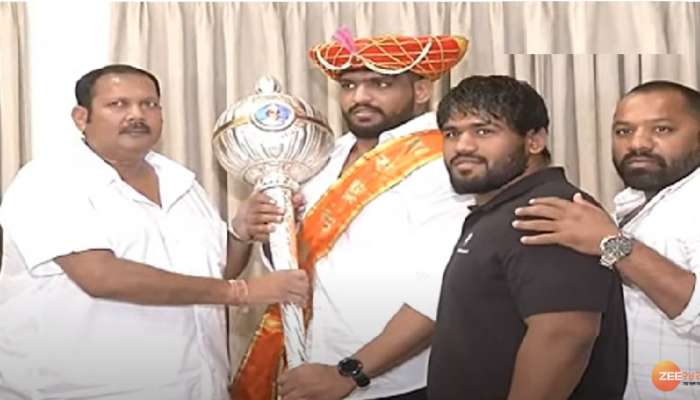 Maharashtra Kesari 2023 : महाराष्ट्र केसरी शिवराजने घेतली उदयनराजेंची भेट, राजे म्हणतात 'खेळात राजकारण नको'