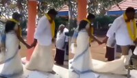 अन् लग्नमंडपात फेरे घेताना नवरदेवाची सुटली लुंगी, वऱ्हाडी हसून लोटपोट; Video Viral 