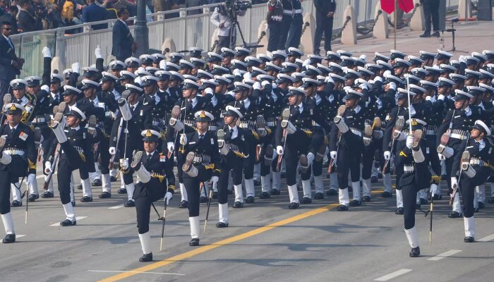 Republic Day 2023 : कडक सॅल्यूट, VVIP च्या रांगेत मजूर.... कर्तव्य पथावर प्रजासत्ताक दिनाचा न्यारा रुबाब 