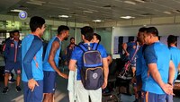 Dhoni Video: धोनीला पाहताच पांड्याने घातला ड्रेसिंग रूममध्ये राडा? नेमकं काय घडलं?