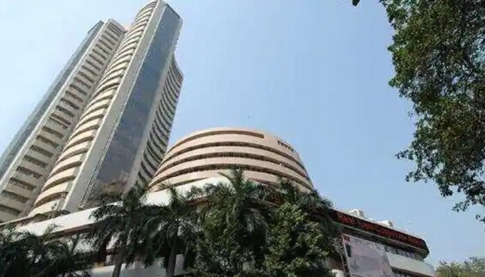 Budget 2023 : अर्थसंकल्पाआधी शेअर बाजारात जोरदार आपटी, सेन्सेक्स 1000 अंकांनी कोसळला
