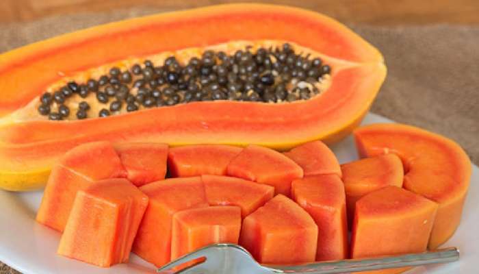 Papaya Fruit: थंडीत पपई खाण्याचे &#039;हे&#039; आहेत खूप फायदे, आरोग्य राहिल ठणठणीत