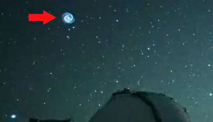 UFO : &#039;या&#039; बेटांजवळ दिसली  निळ्या रंगाची रहस्यमय आकृती; हे  एलियन्सचे UFO तर नाही ना?