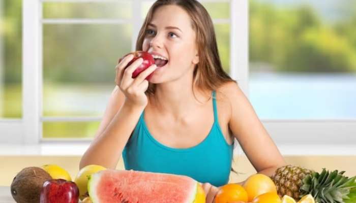Health Tips : या वस्तू खाल्ल्यानंतर कधीही पाणी पिण्याची चूक करु नका, आरोग्यावर होतील 'हे' परिणाम!