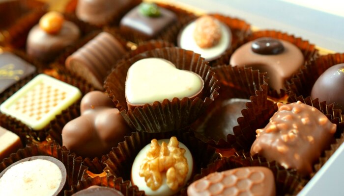 Happy Chocolate Day 2023: 'चॉकलेट डे' दिवशी प्रेमात वाढवा गोडवा, गर्लफ्रेंडला पाठवा 'हे' खास मॅसेजेस! Happy Chocolate Day 2023: 'चॉकलेट डे' दिवशी प्रेमात वाढवा गोडवा, गर्लफ्रेंडला पाठवा 'हे' खास मॅसेजेस!