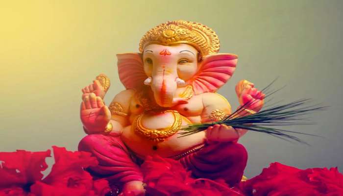 Sankashti Chaturthi Vastu Tips : घरात चुकूनही या ठिकाणी गणेशाची मूर्ती ठेऊ नका