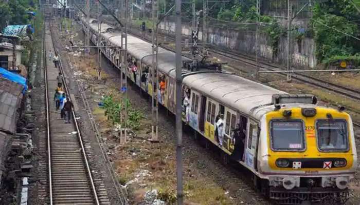 Mumbai Railway Mega Block : मुंबईकरांनो आज घराबाहेर पडत असाल तर ही बातमी नक्की वाचा... मध्य मार्गावर &#039;मेगाब्लॉक&#039;  