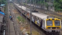 Mumbai Railway Mega Block : मुंबईकरांनो आज घराबाहेर पडत असाल तर ही बातमी नक्की वाचा 