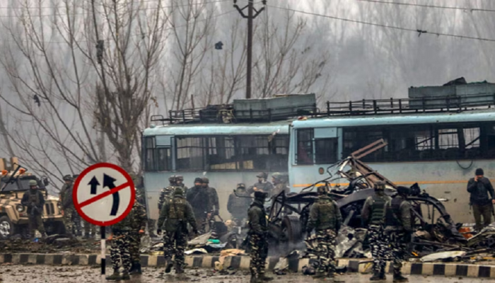 Pulwama Attack: इथं साजरा होत होता प्रेमाचा दिवस, तिथं देशावर दहशतवाद्यांकडून भ्याड हल्ला; भारतीय लष्करानं असा घेतला बदला