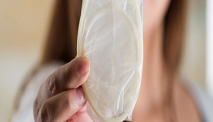Condom For Woman : महिलांसाठीही कंडोम, याबद्दल कधी ऐकलंय का ?
