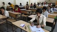 10वी, 12वीच्या परीक्षेला सुरुवात, 'या' आहेत मार्गदर्शक सूचना