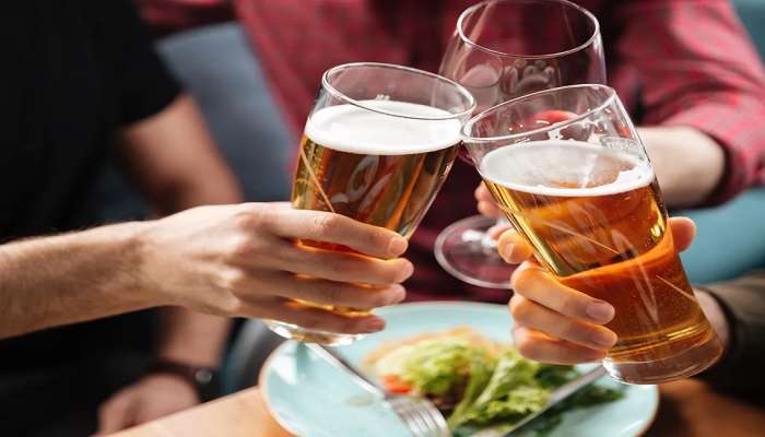 Beer Benefits: Beer चा एक ग्लास शरीरात गेल्यावर काय होतं माहितीय का? वाचून व्हाल चकित