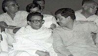 Shivsena Symbol : प्रमोद महाजन यांनी शिवसेनेबाबत केलेली 'ती' भविष्यवाणी आज खरी ठरली