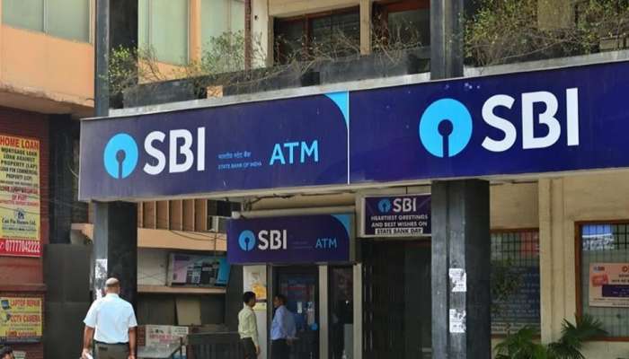 SBI Card वापरत असाल तर तुमच्यासाठी महत्त्वाची बातमी, ‘या’ शुल्कात होणार वाढ!