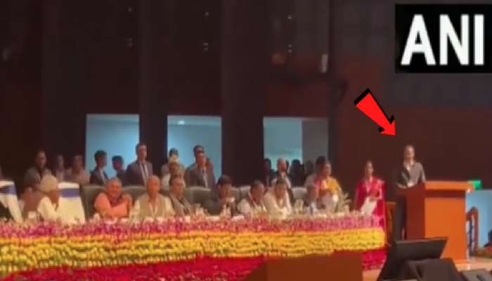 Video: शेतकऱ्याचं इंग्रजी ऐकून CM संतापले! शेतकऱ्याचं भाषण थांबवत म्हणाले, &quot;हे इंग्लंड...&quot;