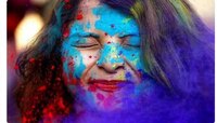 Skincare After Holi : होळीनंतर चेहऱ्यावरील आणि शरीरावरील रंग कसा काढणार? 