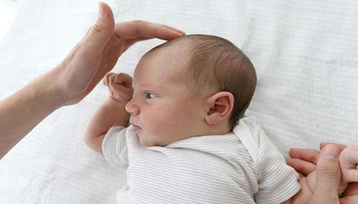 New born baby care : नवजात शिशुच्या टाळूची, केसांची काळजी कशी घ्यावी; जाणून घ्या सविस्तर 
