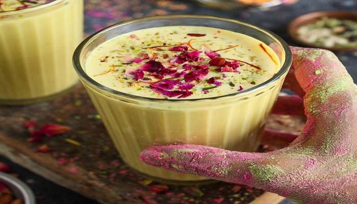Holi 2023 Special Recipe : होळी स्पेशल 'थंडाई' बनवा घरच्या घरी; सोप्पी रेसिपी 