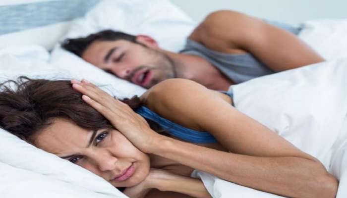 Snoring Remedies: तुम्हालाही आहे रात्री घोरण्याचा त्रास? मग आत्ताच जाणून घ्या &#039;हे&#039; घरगुती उपाय..