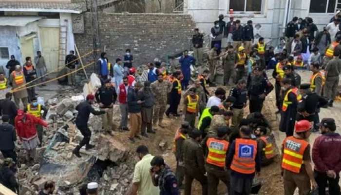 Pakistan Terrorist Attack: आत्मघातकी हल्ल्याने पाकिस्तान हादरलं; 9 पोलिस शहीद