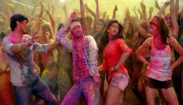 Holi Special : Ranbir-Deepika नं 'बलम पिचकारी'च्या वेळी घेतली भांग आणि पुढे...