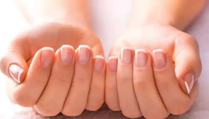 Nails : जर तुमच्या नखांवर आहेत 'अशा' खुणा तर होऊ शकते मोठे नुकसान