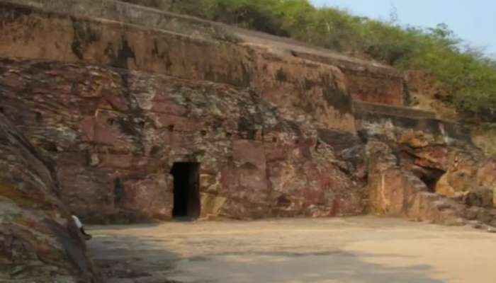 Sonbhandar Caves Mystery: दरवाजा उघडला की निघतो पैसा अन् सोनं? रहस्य अजूनही कायमच