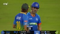 मैदानात एकेकाळी भिडलेल्या गौतम गंभीरच्या दिशेने शाहिद आफ्रिदी धावत गेला अन्...