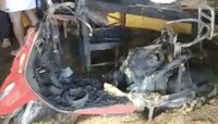 चार्ज होणाऱ्या इलेक्ट्रिक स्कूटरचा स्फोट! 5 जण थोडक्यात बचावले पण...
