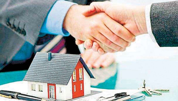 Mumbai news : मुंबईतील वाळकेश्वरमध्ये ट्रीप्लेक्स अपार्टमेंटची 252 कोटींना विक्री, स्टॅम्प ड्युटीच्या रकमेत येतील 15 घरं 
