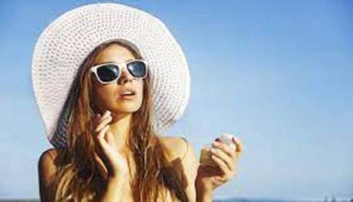Summer Health Tips : उन्हाळ्यात त्वचा खराब होते? घरच्या घरी करा 'हे' उपाय Summer Health Tips : उन्हाळ्यात त्वचा खराब होते? घरच्या घरी करा 'हे' उपाय
