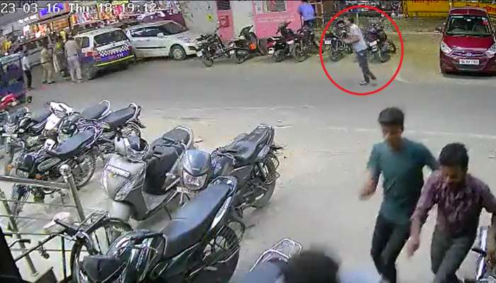 Video : स्वतःचाच गळा चिरून धावत होता तितक्यात... दिल्लीतून हादरवणारी घटना समोर