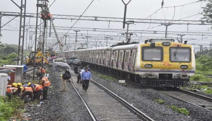 Mumbai Local : आज लोकलने प्रवास करताय? मग मेगाब्लॉक कुठे, कसा जाणून घ्या...