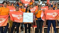 WPL 2023: झोपडपट्टीमधील महिलांना WPLचा सामना पाहण्याची संधी; अदानी फाऊंडेशनचा उपक्रम