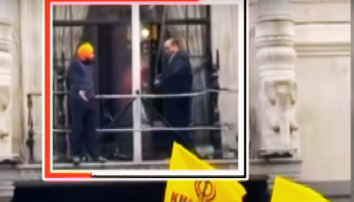 Khalistanis Pull Down Tiranga: दूतावासावर हल्लाबोल, तिरंग्याचा अपमान; खालिस्तान्यांविरुद्ध 'तो' एकटा नडला; पाहा VIDEO