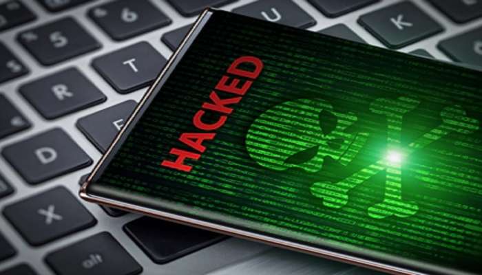 Mobile Hacked : तुमचा फोन हॅक झालाय का? &#039;ही&#039; आहेत मोबाईल हॅक होण्याची संकेत, वेळीच सावध व्हा!