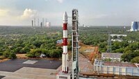 ISRO ने रचला इतिहास; भारतातील सर्वात मोठं LVM3 रॉकेट लॉंच, पाहा VIDEO