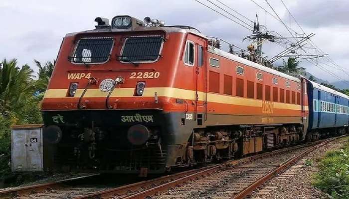 Indian Railways Knowledge: पेट्रोल पंपावर पेट्रोल भरतात मग रेल्वे इंजिनमध्ये डिझेल कुठून भरलं जातं तुम्हाला माहितीये? 