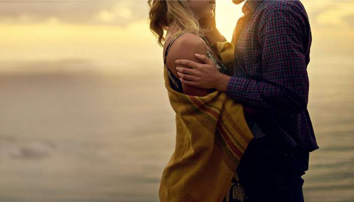 Physical Relationship:  Sex करताना पुरुष नोटिस करतात 'या' चार गोष्टी; महिलांना हे माहितीच असले पाहिजे