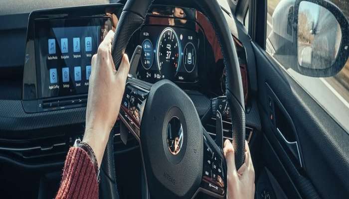 steering wheel : भारतात कारचे स्टीरिंग उजव्या बाजूलाच का असते? कारण वाचून आश्चर्य वाटेल