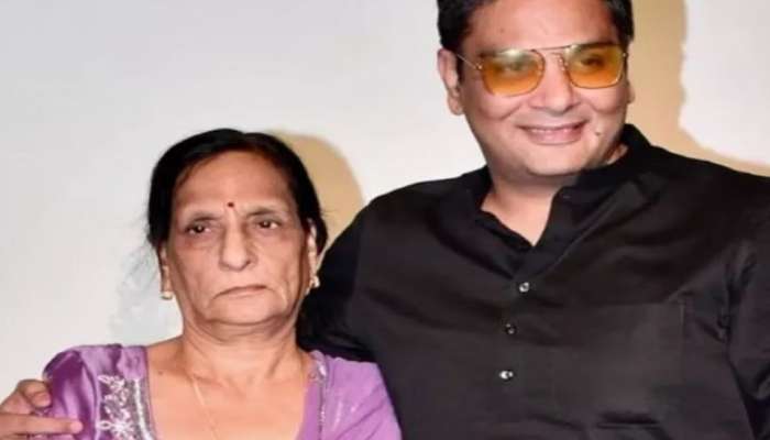 Mukesh Chhabra Mother: आईला शेवटचा निरोप; दिग्दर्शक मुकेश छाब्रा यांना अश्रू अनावर