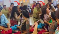 Video: गचाळे धरले, झिंझ्या उपटल्या;सेलच्या साड्यांसाठी महिलांची फ्री स्टाईल हाणामारी