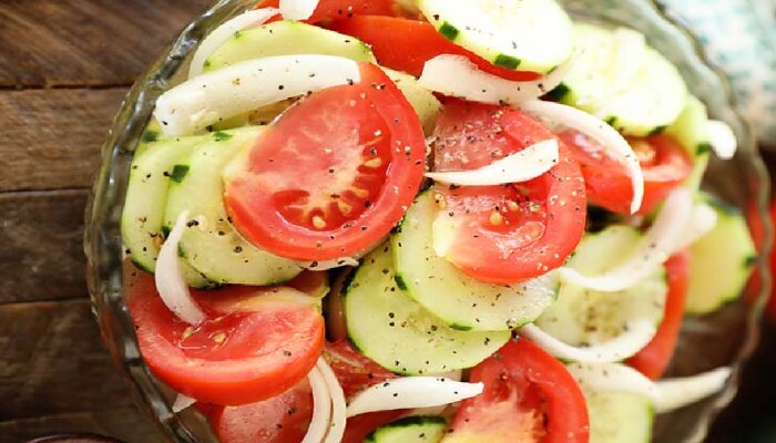 Health Tips : कोशिंबीरीत काकडी- टोमॅटो एकत्र वापरताय? तुम्ही नकळतच संकट ओढावताय Health Tips : कोशिंबीरीत काकडी- टोमॅटो एकत्र वापरताय? तुम्ही नकळतच संकट ओढावताय