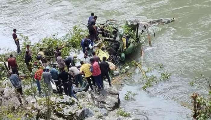 मोठी बातमी! लष्कराचं हेलिकॉप्टर कोसळलं, जम्मू काश्मीरमध्ये दुर्घटना