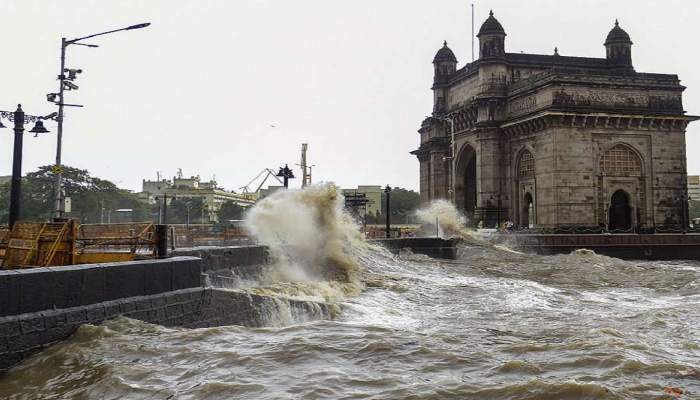 Maharashtra Weather Forecast : वादळी पावसाचा मारा, त्यात घामाच्या धारा.... हवामान विभागाकडून चित्रविचित्र बदलांचा इशारा 