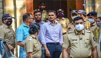 शाहरुख खानच्या मुलाला तुरुंगात टाकणाऱ्या समीर वानखेडेंच्या घरावर CBI चा छापा